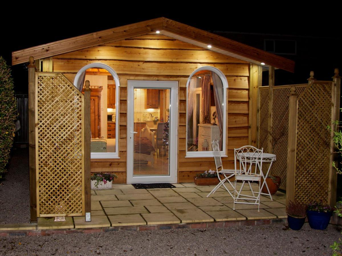 مبيت وإفطار Formby Pinewood Studio المظهر الخارجي الصورة