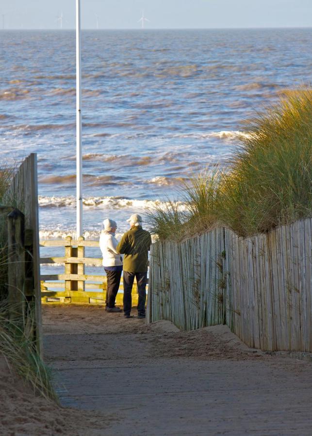 مبيت وإفطار Formby Pinewood Studio المظهر الخارجي الصورة